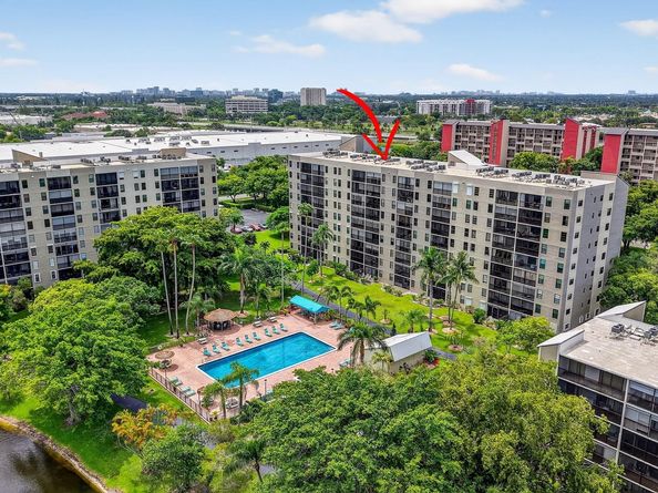 2205 S Cypress Bend Dr 505, Pompano Beach FL 33069