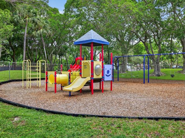2205 S Cypress Bend Dr 505, Pompano Beach FL 33069