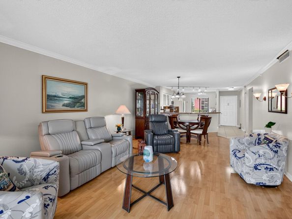 2205 S Cypress Bend Dr 505, Pompano Beach FL 33069