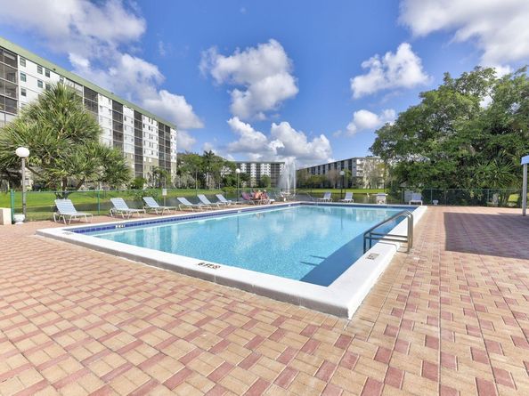 2205 S Cypress Bend Dr 505, Pompano Beach FL 33069