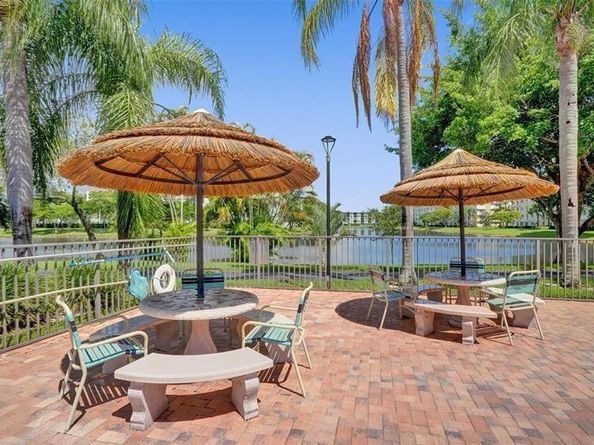 2205 S Cypress Bend Dr 505, Pompano Beach FL 33069