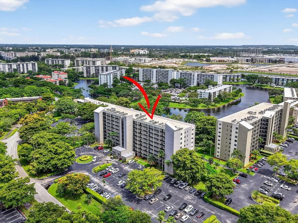 2205 S Cypress Bend Dr 505, Pompano Beach FL 33069