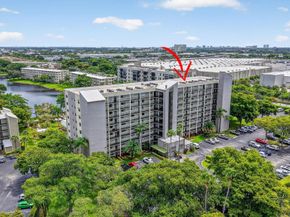 2205 S Cypress Bend Dr 505, Pompano Beach FL 33069