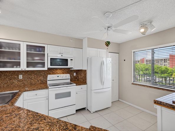2205 S Cypress Bend Dr 505, Pompano Beach FL 33069