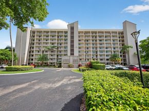 2205 S Cypress Bend Dr 505, Pompano Beach FL 33069