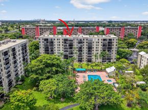 2205 S Cypress Bend Dr 505, Pompano Beach FL 33069