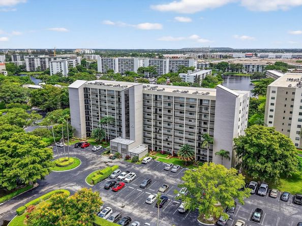 2205 S Cypress Bend Dr 505, Pompano Beach FL 33069