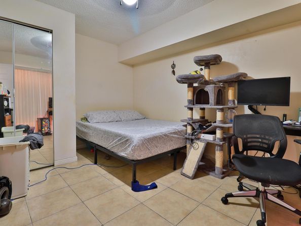 1034 Springdale Circle, Palm Springs FL 33461