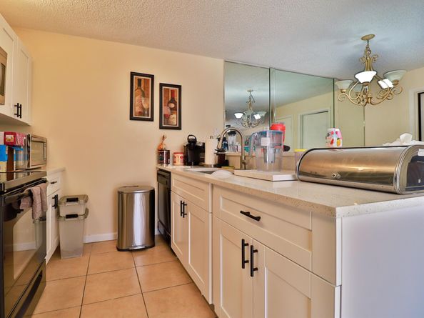 1034 Springdale Circle, Palm Springs FL 33461