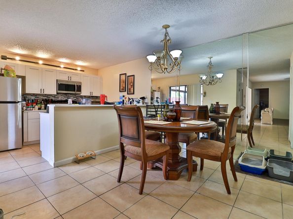 1034 Springdale Circle, Palm Springs FL 33461