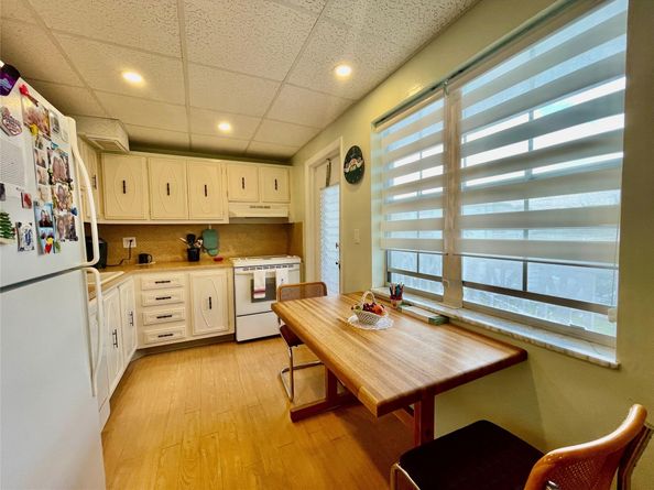 4140 NW 44th Ave 211, Lauderdale Lakes FL 33319