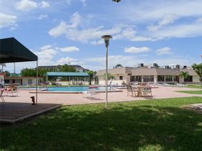 4140 NW 44th Ave 211, Lauderdale Lakes FL 33319