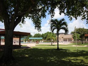 4140 NW 44th Ave 211, Lauderdale Lakes FL 33319