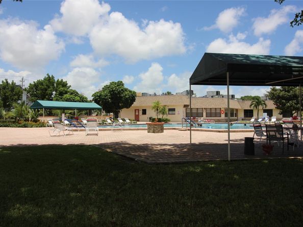 4140 NW 44th Ave 211, Lauderdale Lakes FL 33319