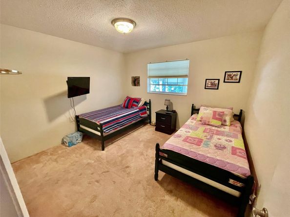 4140 NW 44th Ave 211, Lauderdale Lakes FL 33319