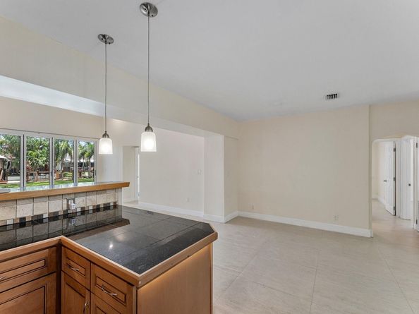 921 SW 17th St, Fort Lauderdale FL 33315