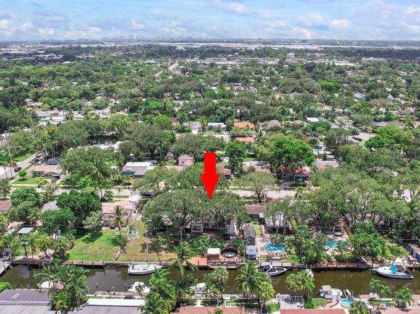 921 SW 17th St, Fort Lauderdale FL 33315
