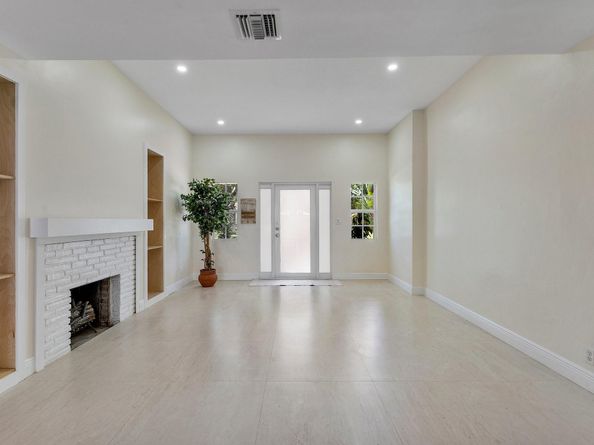 921 SW 17th St, Fort Lauderdale FL 33315