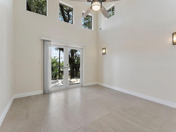 921 SW 17th St, Fort Lauderdale FL 33315