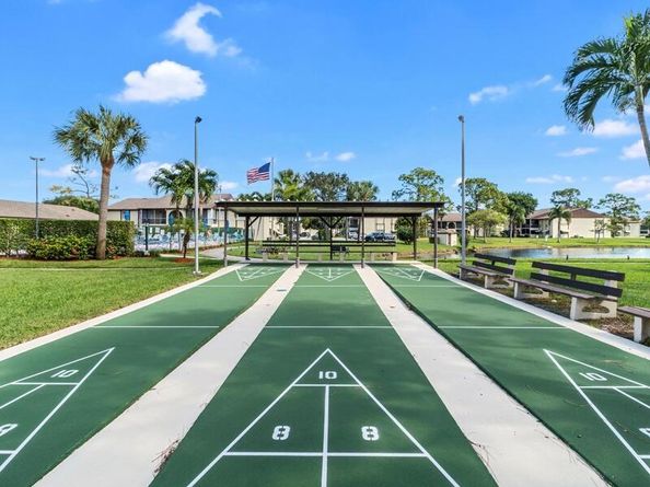 5817 La Pinata Boulevard D2, Greenacres FL 33463