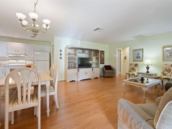 5817 La Pinata Boulevard D2, Greenacres FL 33463