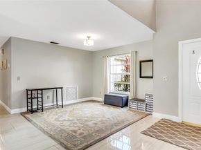 4743 NW 3rd St, Deerfield Beach FL 33442