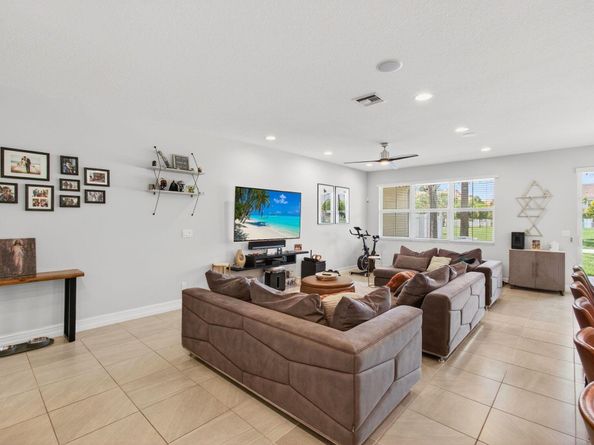 12041 Park Central, Royal Palm Beach FL 33411