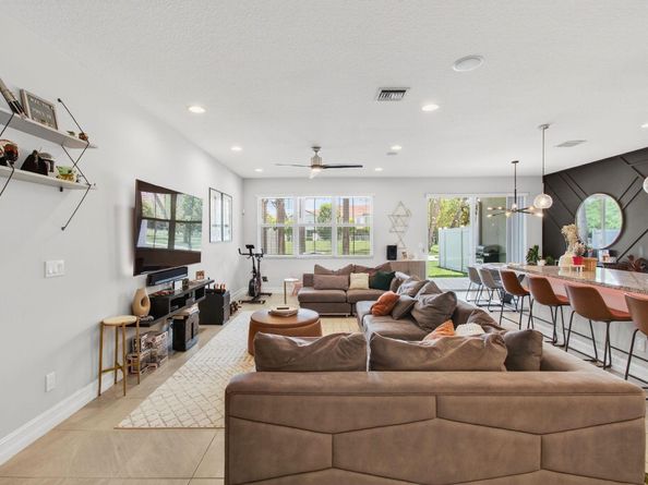 12041 Park Central, Royal Palm Beach FL 33411