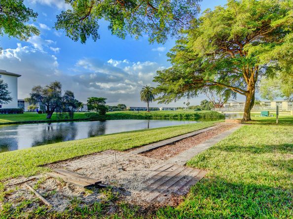 2004 Granada Drive H3, Coconut Creek FL 33066