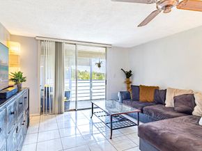 404 NW 68th Avenue 407, Plantation FL 33317
