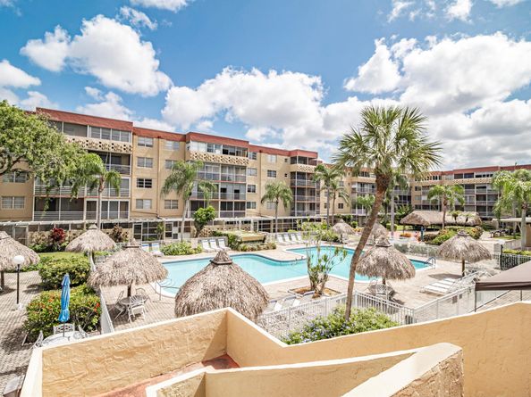 404 NW 68th Avenue 407, Plantation FL 33317