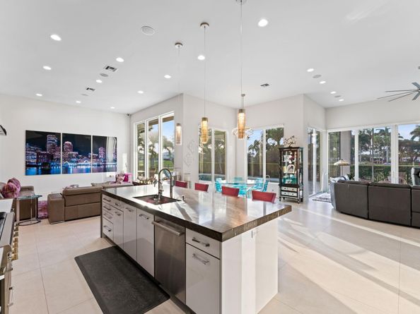 4689 Tree Fern Dr, Delray Beach FL 33445