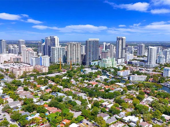 901 SE 6th St, Fort Lauderdale FL 33301