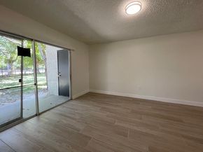 530 SW 113th Way 530, Hollywood FL 33025