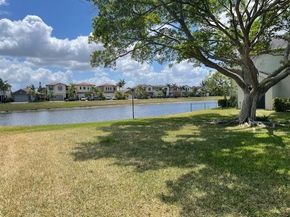 530 SW 113th Way 530, Hollywood FL 33025