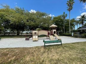 530 SW 113th Way 530, Hollywood FL 33025