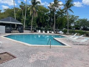 530 SW 113th Way 530, Hollywood FL 33025