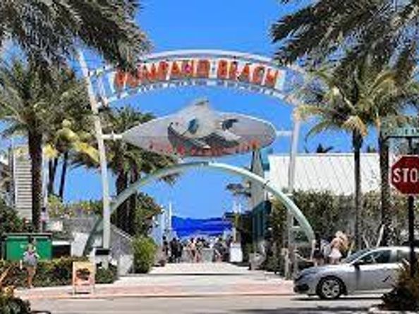 3216 SE 8th St 303, Pompano Beach FL 33062