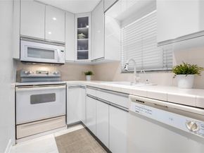 3216 SE 8th St 303, Pompano Beach FL 33062