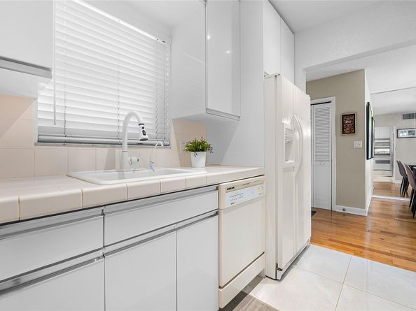 3216 SE 8th St 303, Pompano Beach FL 33062