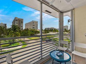 3216 SE 8th St 303, Pompano Beach FL 33062