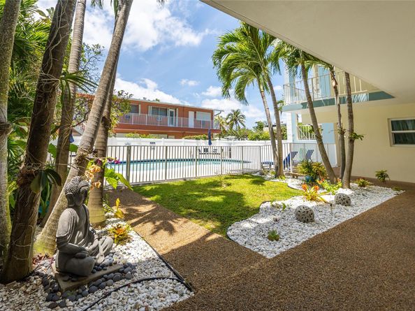 3216 SE 8th St 303, Pompano Beach FL 33062