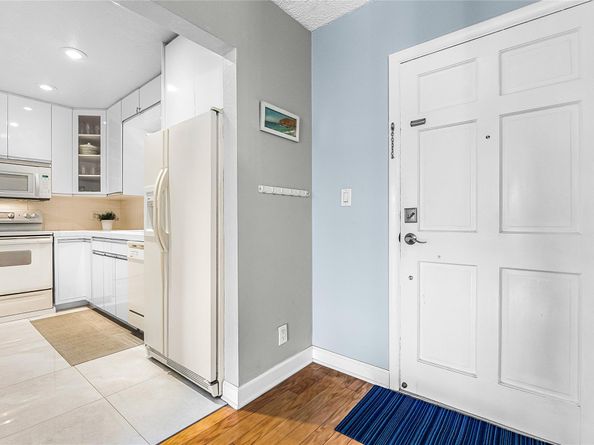 3216 SE 8th St 303, Pompano Beach FL 33062