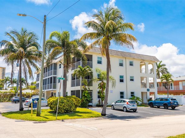 3216 SE 8th St 303, Pompano Beach FL 33062