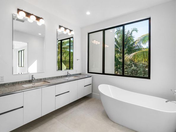 408 SE 2nd Street, Delray Beach FL 33483