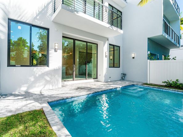 408 SE 2nd Street, Delray Beach FL 33483