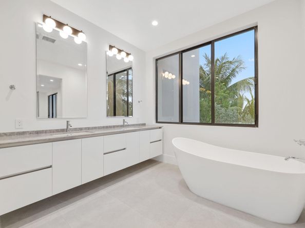 408 SE 2nd Street, Delray Beach FL 33483