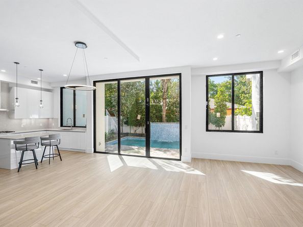 408 SE 2nd Street, Delray Beach FL 33483