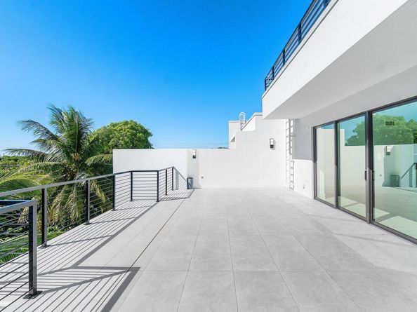 408 SE 2nd Street, Delray Beach FL 33483