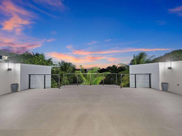 408 SE 2nd Street, Delray Beach FL 33483